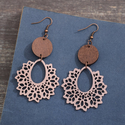 Boucles d'oreilles pendantes à découpes géométriques