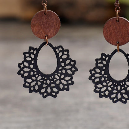 Boucles d'oreilles pendantes à découpes géométriques