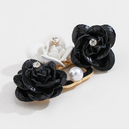 Boucles d'oreilles en cuir PU avec strass et fleurs