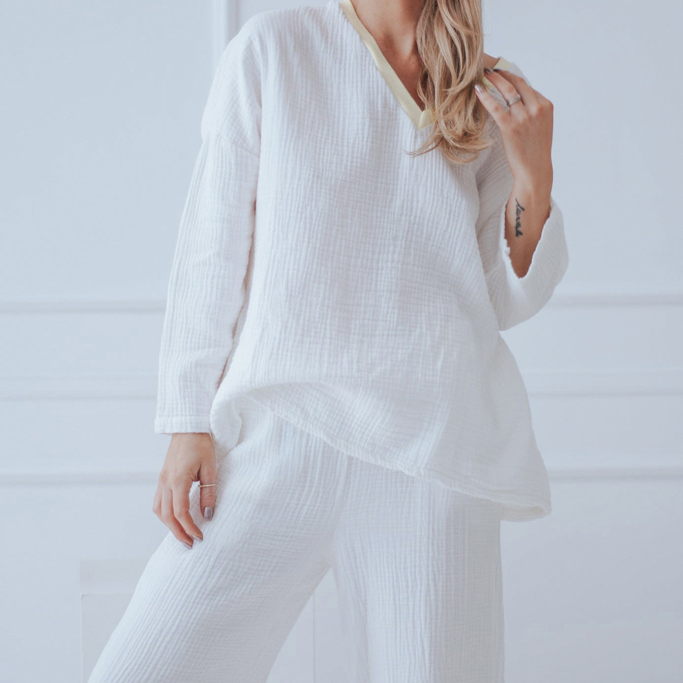 Cotton V Neck Crepe White Pajamas Trousers Long Sleeved Pajamas Spring Loose Homewear Women