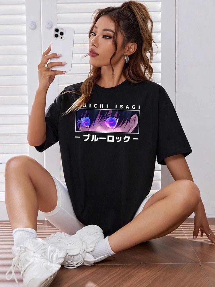 Anime BLUE LOCK Damen Baumwoll-T-Shirt Yoichi Isagi Druck Lose T-Shirts Kurzarm Fußball Manga Grafiken Weibliche Streetwear